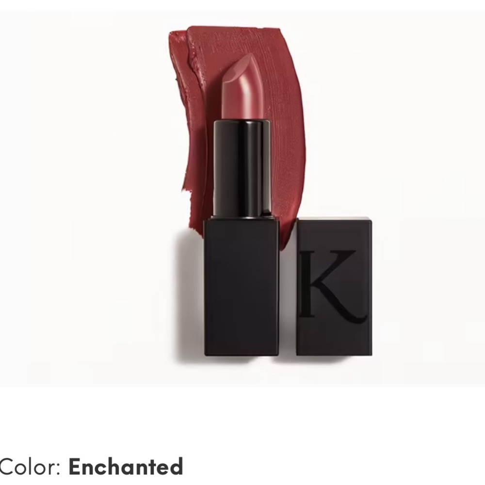❤️ KARMELA COSMETICS ❤️
Silk Matte Lipstick